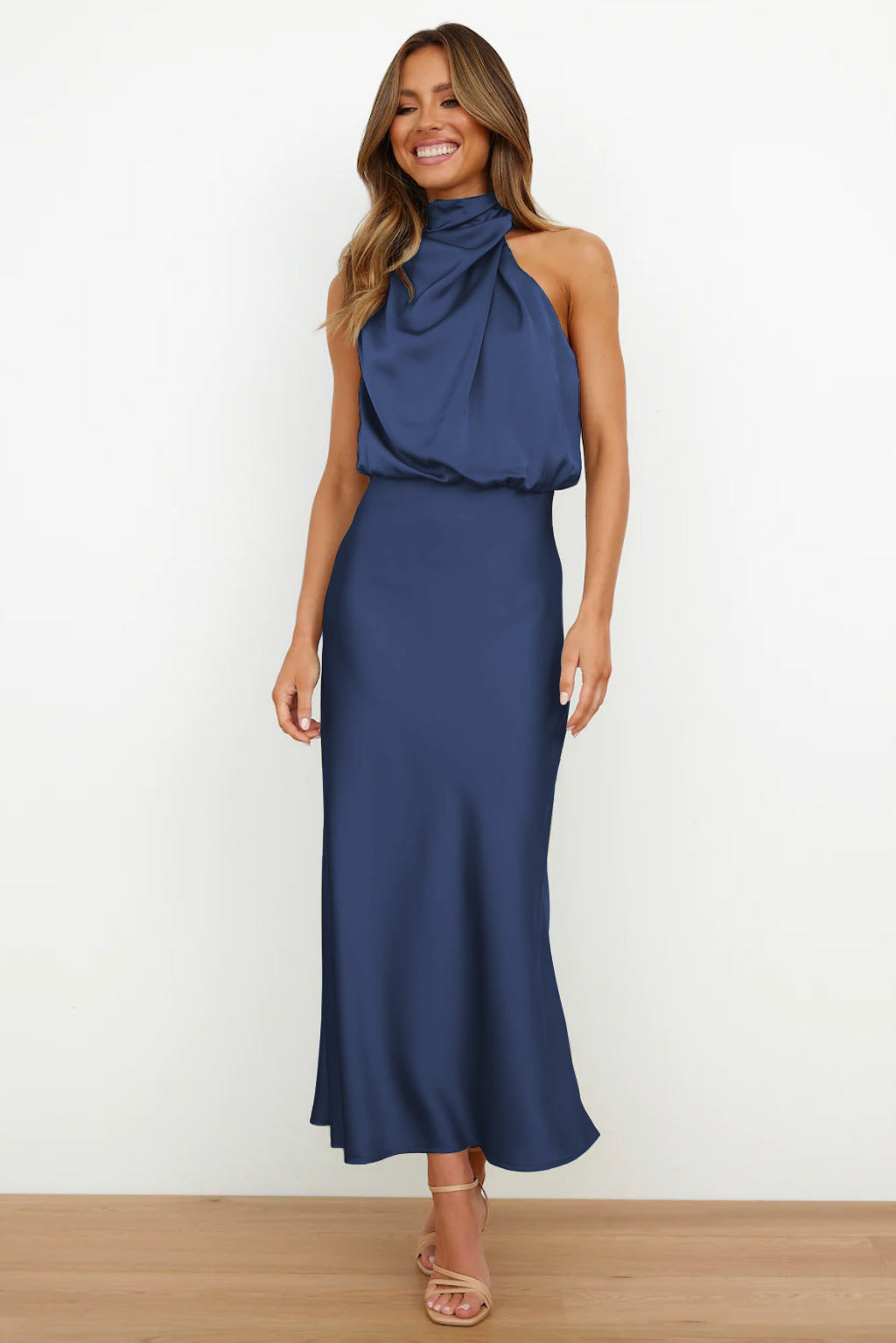 LARA - STRAHLENDES-ABENKLEID