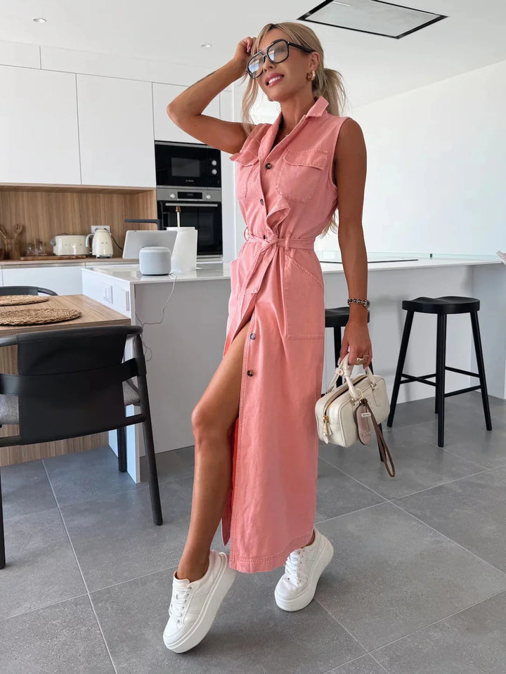 DANIËLA – BEQUEMES ÄRMELLOSES DENIMKLEID