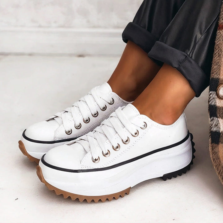 ASTRA - PLATEAU-SNEAKER MIT DICKER SOHLE