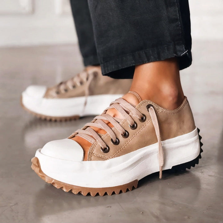 ASTRA - PLATEAU-SNEAKER MIT DICKER SOHLE