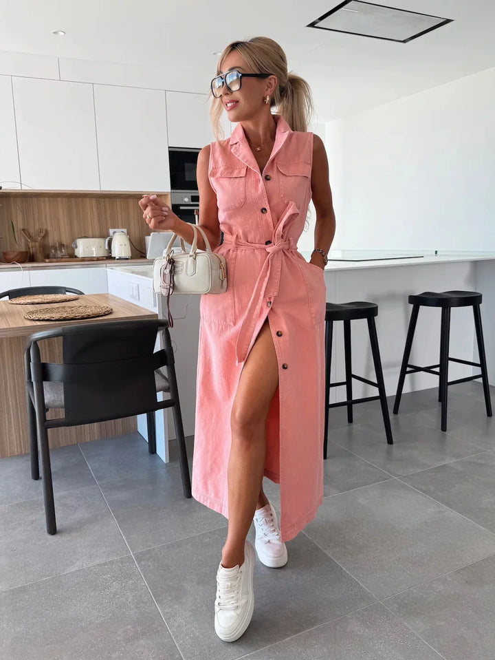 DANIËLA – BEQUEMES ÄRMELLOSES DENIMKLEID